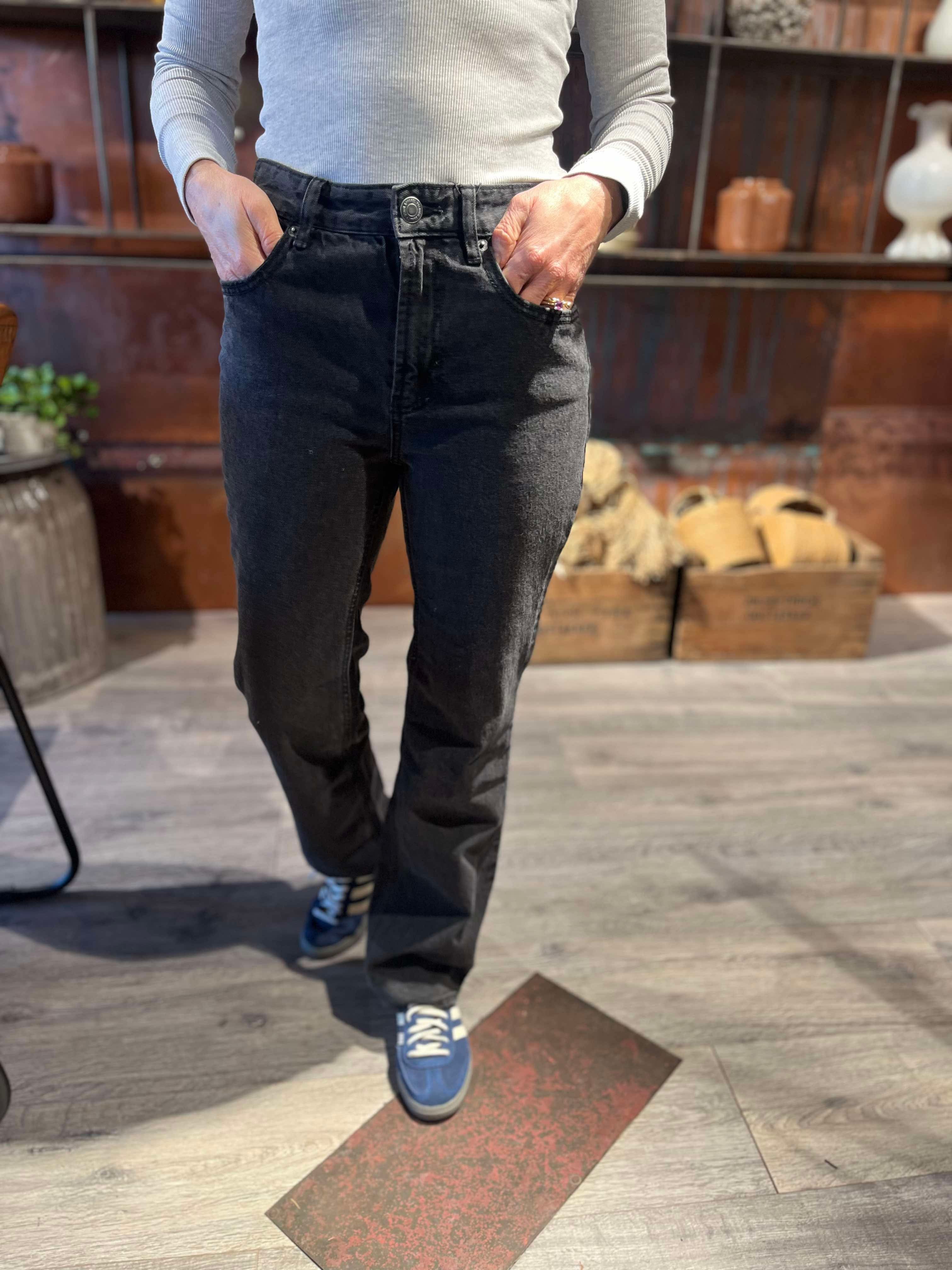 VMTESSA HR STRAIGHT Jeans - Black Denim